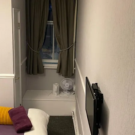 The Castlegate Arms Hotel 2*